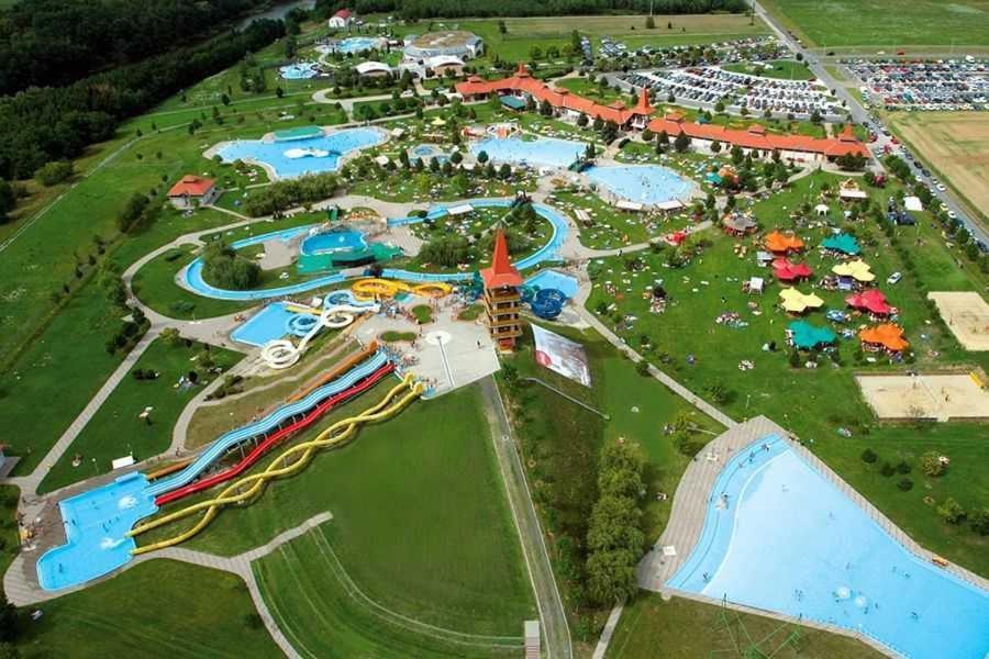Lilla Vendeglakas Zalaegerszeg Sziveben Apartment ภายนอก รูปภาพ