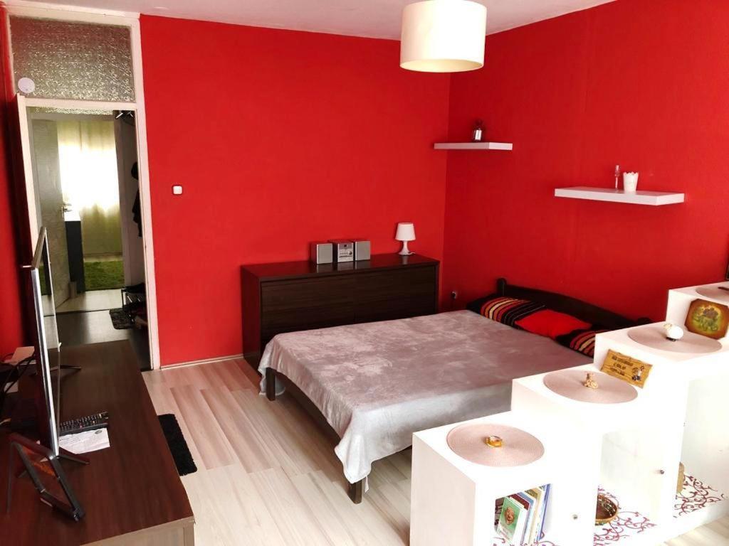 Lilla Vendeglakas Zalaegerszeg Sziveben Apartment ภายนอก รูปภาพ